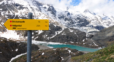 Blick vom Glocknerhaus auf den Stausee Margaritze, welcher heute ungefähr 2 Kilometer unter dem Ende der Pasterze liegt.