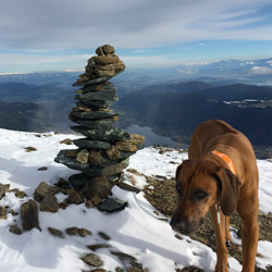 Unsere beiden Süßen bei einem der Steinmännchen