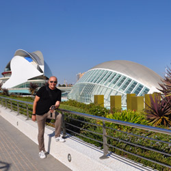 Hermann mit Blick auf 'la Ciudad de las Artes y las Ciencias'