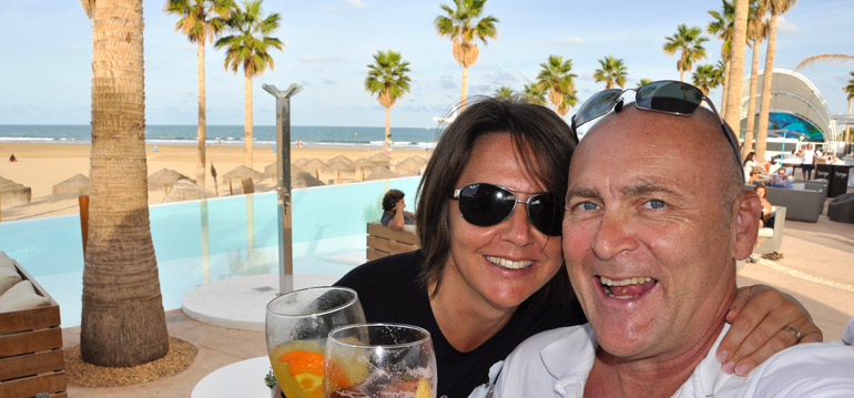 Im Marina Beach Club Valencia - tolle Location - super Essen und den besten 'Sangria' und 'Agua de Valencia' der Stadt!