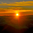 Dramatische Wolkenstimmungen unterlegen die Bedeutung des Vulkanberges Haleakala auf Maui als heiligen Berg der Götter...