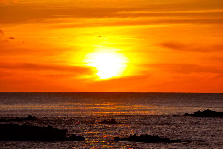 Diesen traumhaften Sonnenuntergang konnten wir in der Waimea Beach am North Shore auf O'ahu erleben!
