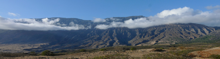 Schaut gar nicht so hoch aus, ragt aber 3.055 Meter in die Höhe - der ruhende Vulkan Haleakala!